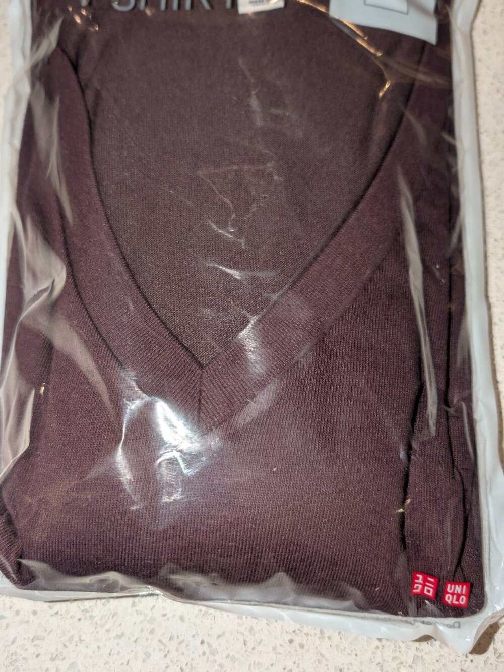 NEW w/Tags-Uniqlo Size L Chest 41"-44" Cotton/Poly Dark Blue V-Neck T-Shirt